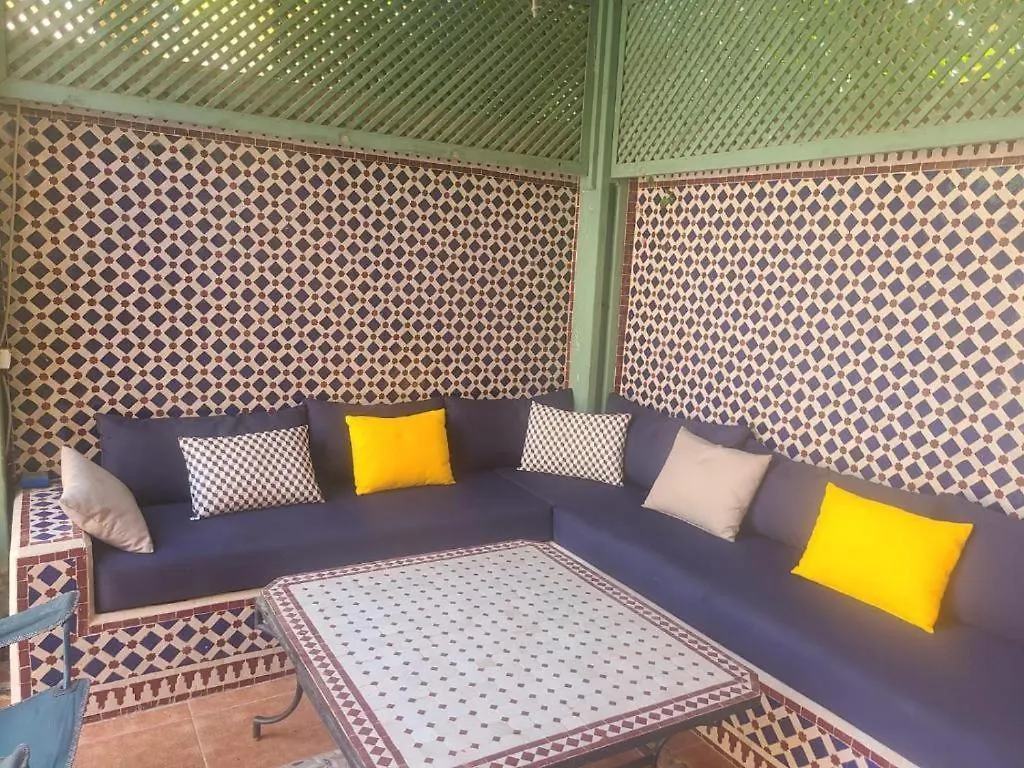 Villa Marrakech Haut Standing Avec Piscine Et Architecture Arabesque Marrakesh Maroc
